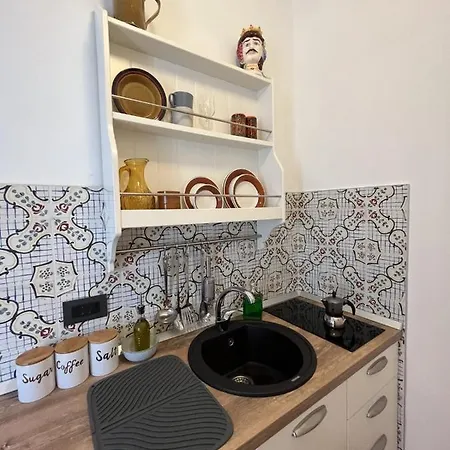 Melania Bed & Breakfast 4*