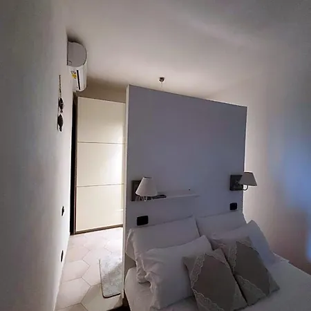 Melania Bed & Breakfast