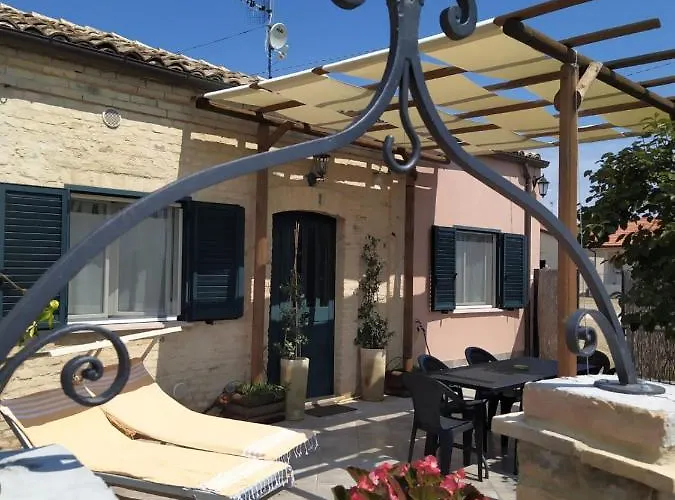 Melania Oda ve Kahvaltı 4*